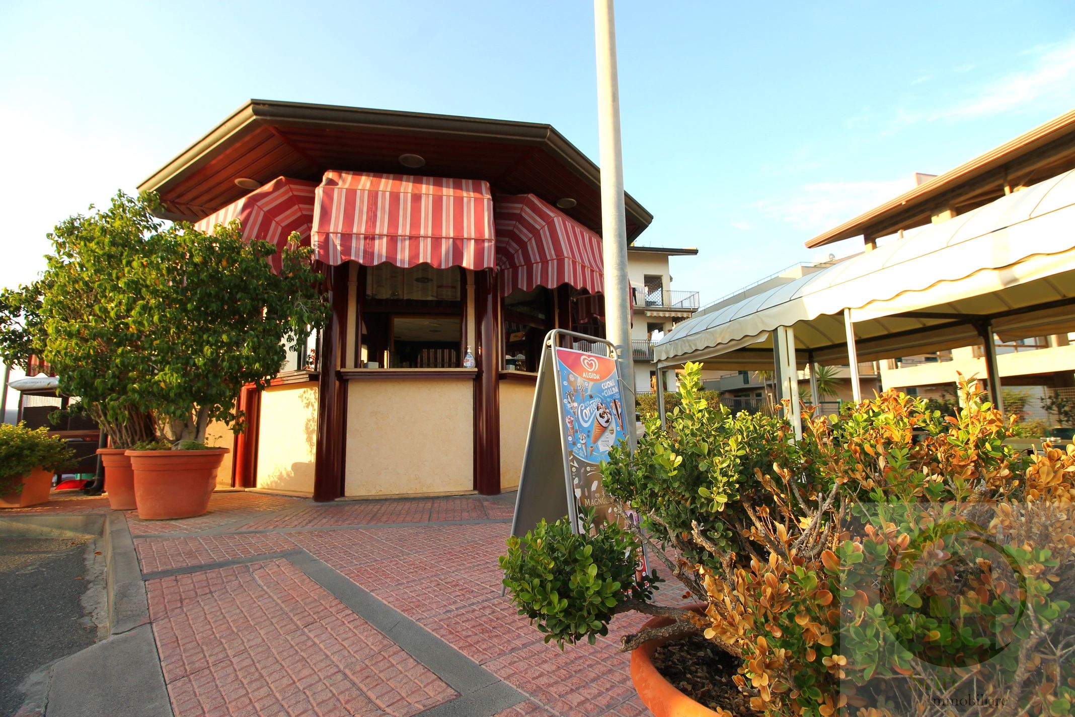 Rossa, 0 , 0 ,0,Locale commerciale,Vendita,Rossa,0,1274