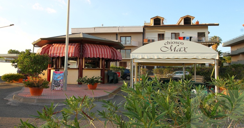 Rossa, 0 , 0 ,0,Locale commerciale,Vendita,Rossa,0,1274