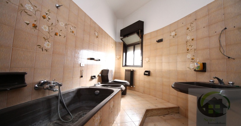 via Trento, 3 Stanze da Letto Stanze da Letto, ,20 BathroomsBathrooms,Apartment,Vendita,via Trento,1285