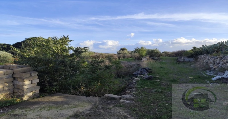 95048, 0 , 0 ,0,Terreno Agricolo,Vendita,0,1301